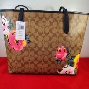 Coach City Tote in Signature Canvas With Vintage Rose Print